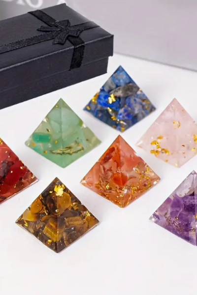 7 Adet Kristal Reçine Piramit Seti 7 Adet Kristal Reçine Piramit Seti