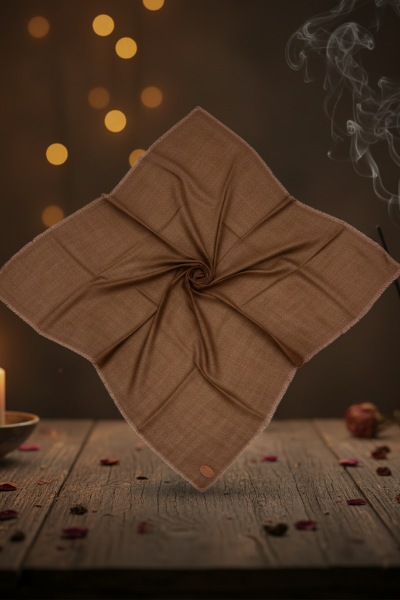 Flamlı Pamuk Eşarp Kahve – %100 Kesik Kumaş, Kaymaz Soft Doku (100x100 cm) Flamlı Pamuk Eşarp Kahve – %100 Kesik Kumaş, Kaymaz Soft Doku (100x100 cm)