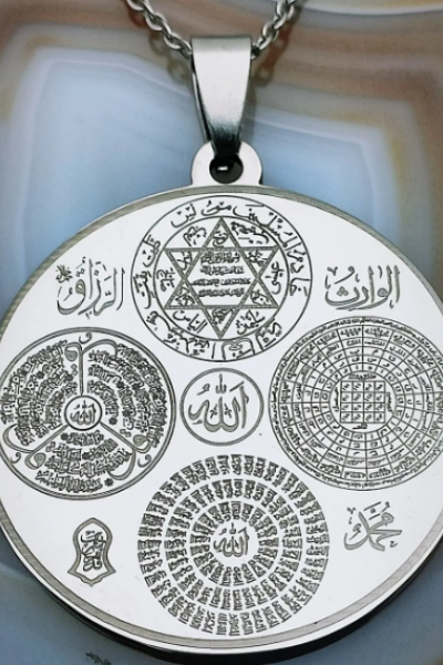 7 Tılsımlı Kolye Manevi Güç ve Zarif Şıklık 7 Tılsımlı Kolye Manevi Güç ve Zarif Şıklık