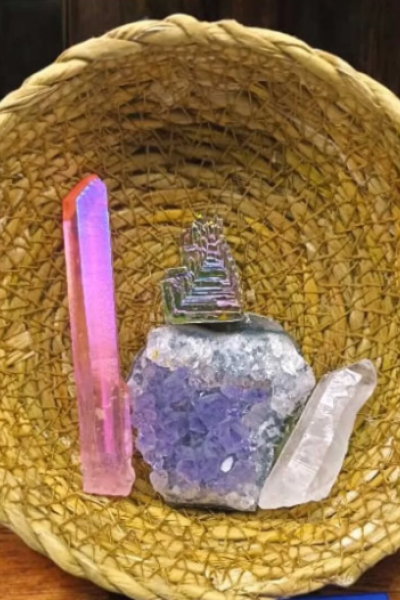 Doğal Taş Mistik Set Sepet Dahil (BİZMUT, KRİSTAL KUVARS, AMETİST, AURA KUVARS) Doğal Taş Mistik Set Sepet Dahil (BİZMUT, KRİSTAL KUVARS, AMETİST, AURA KUVARS)