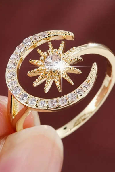 Ay & Güneş (Ay Yıldız) Tasarımı Parıldayan Zirkonya Altın Rengi yüzük. Ay & Güneş (Ay Yıldız) Tasarımı Parıldayan Zirkonya Altın Rengi yüzük.